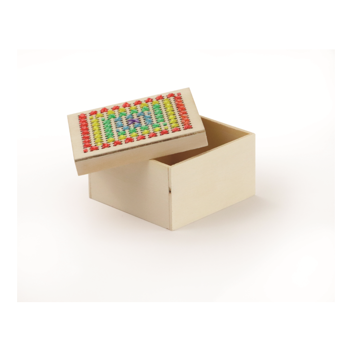 GC Houten borduur doos 9x9x5cm